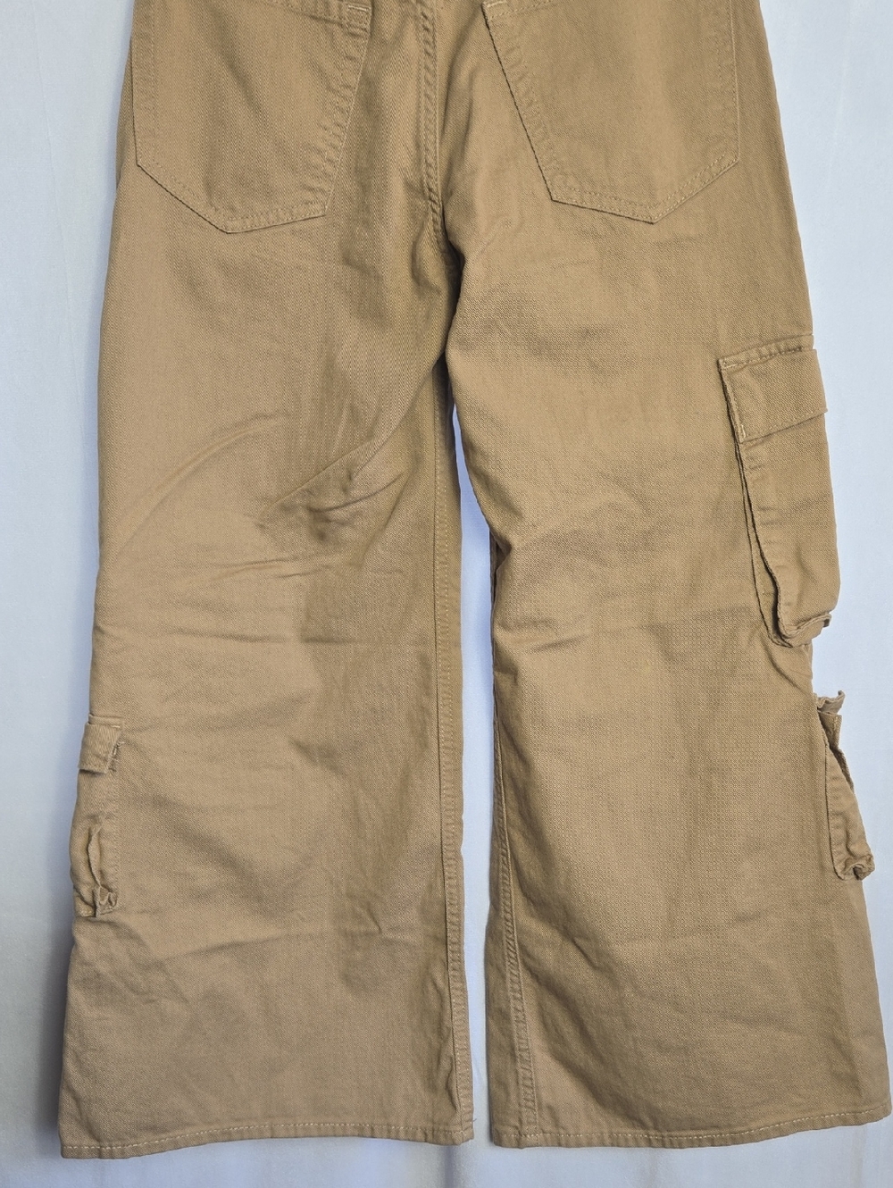 GAP Wide-Leg Cargo Pants in Khaki Brown - Picture 6 of 12